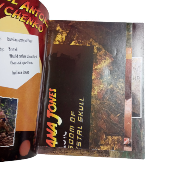 Indiana Jones & The Kingdom of the Crystal Skull Collector's Guide Book & Poster - Picture 8 of 10